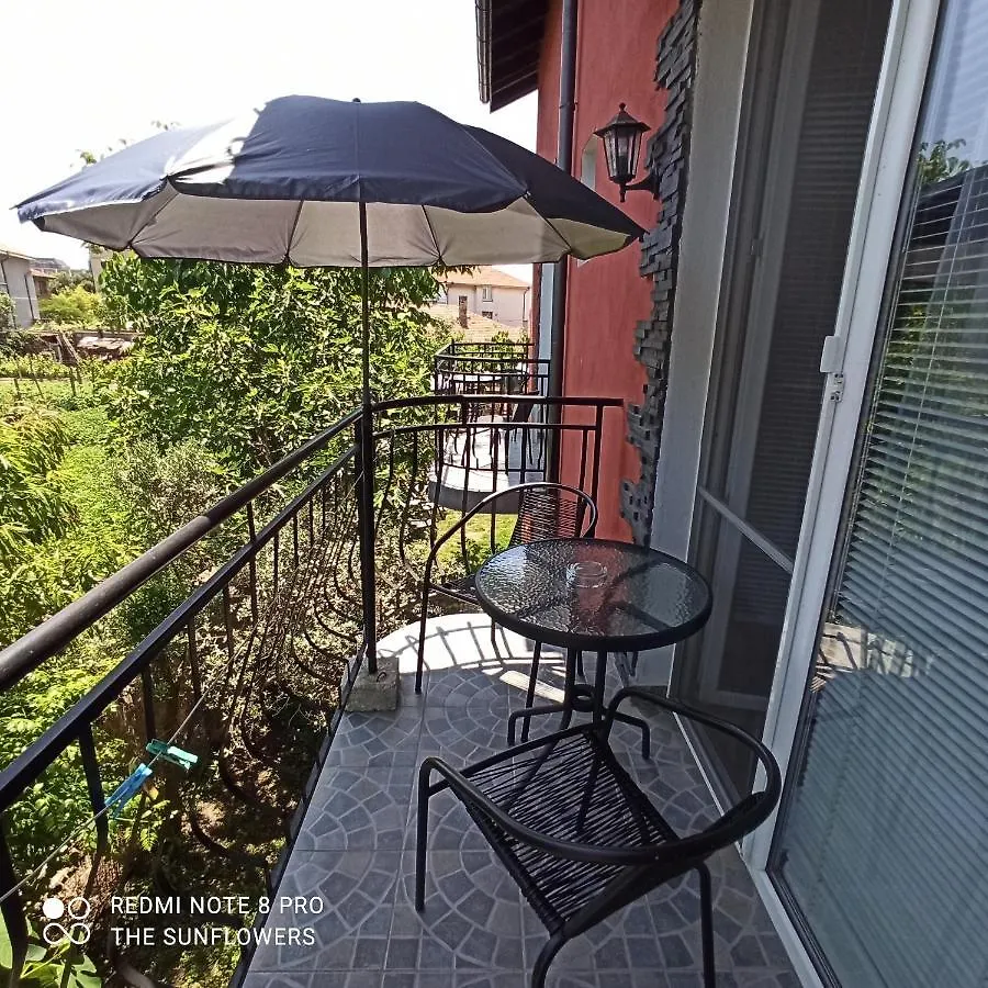 Guest House Sunflowers Pomorie Bulgaria